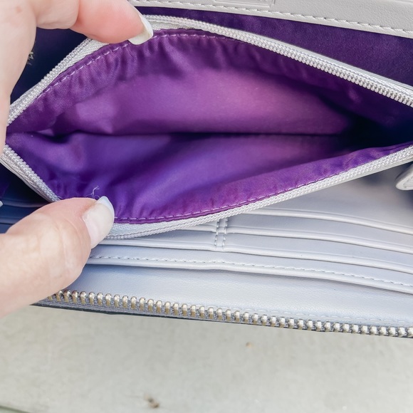 Authentic Coach wallet. - Picture 3 of 4